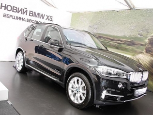     :   BMW X5  BMW 4 