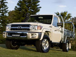 TOYOTA  LAND CRUISER LC70