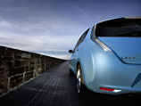 NISSAN     LEAF  