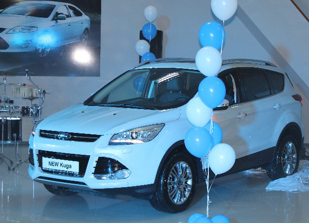 «  »   Ford Kuga