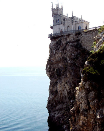    RED BULL CLIFF DIVING